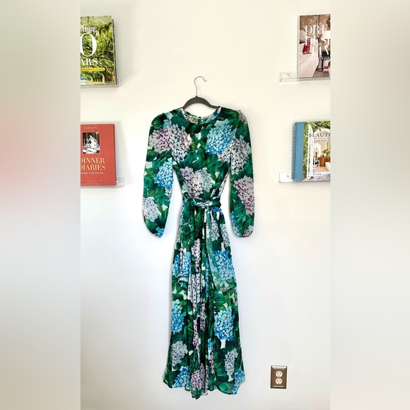 Unique Vintage Green & Hydrangea Floral Print Chiffon Long Sleeve Maxi Dress - Picture 2 of 5